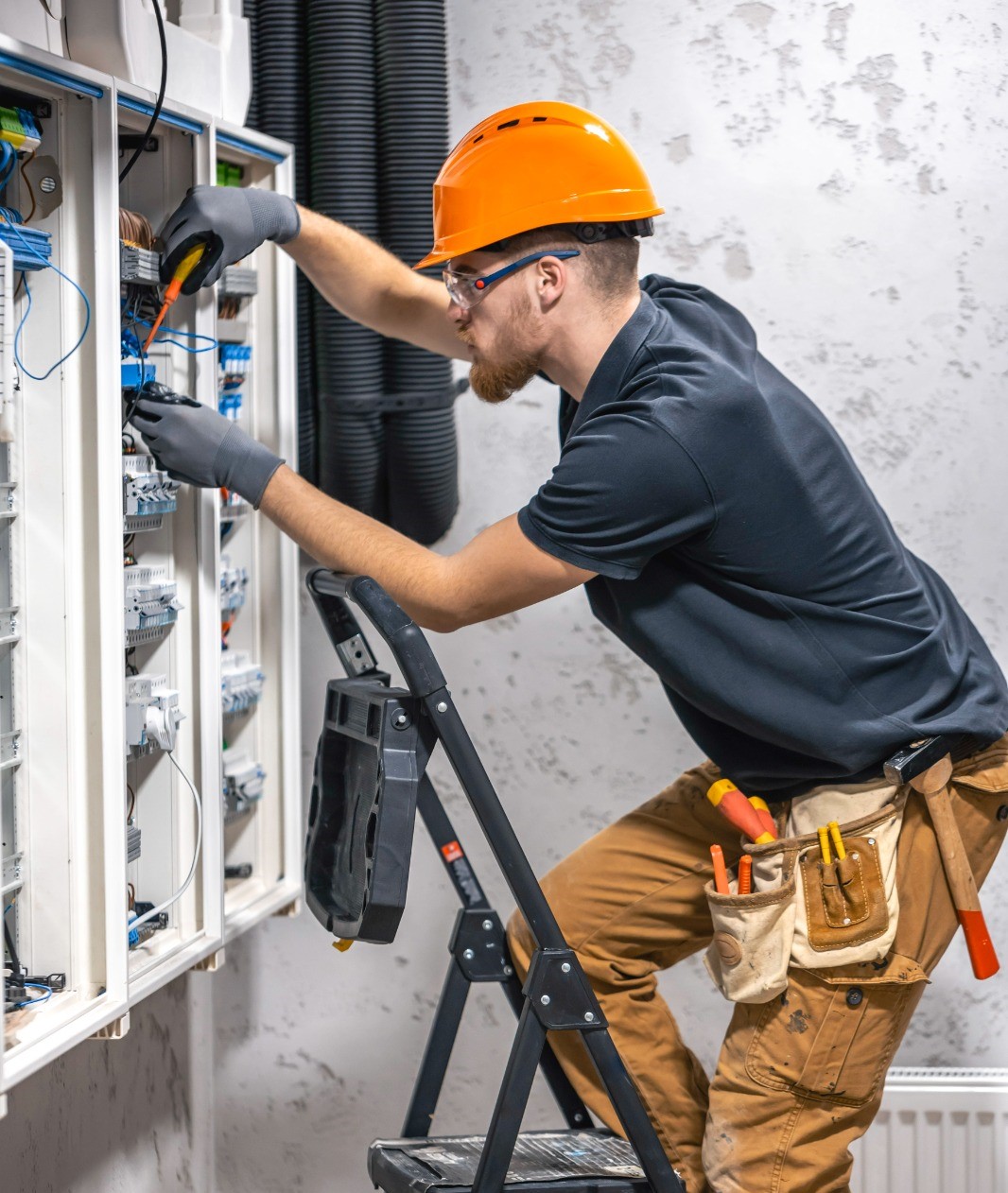 Elektrik sistemlərinin quraşdırılması